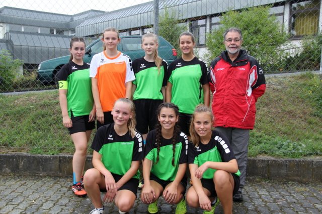 Die Mannschaften des Bezirksschülertreffens 2016 in Massbach